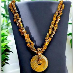 TIGER'S EYE BEADED NECKLACE AND PENDANT